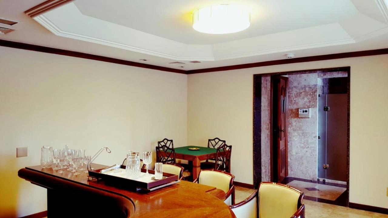 Hotel Tropical マナウス エクステリア 写真 A room with a ceiling cornice